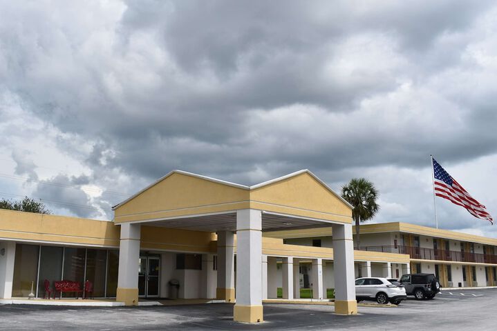 Hotel 12 of 67