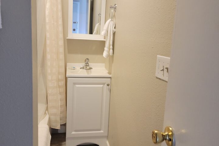Room 34 of 48
