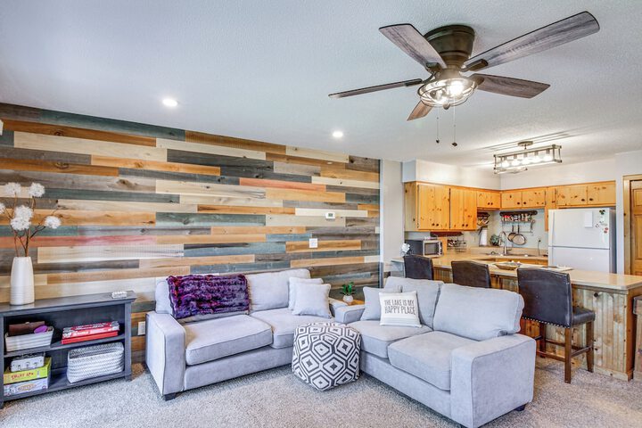 Beach & Lake Access: Brainerd Townhome