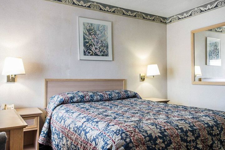 Room 7 of 24