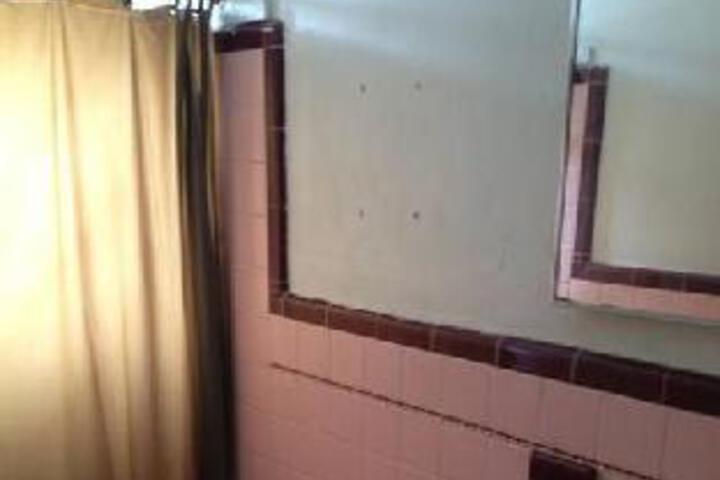 Room 5 of 5