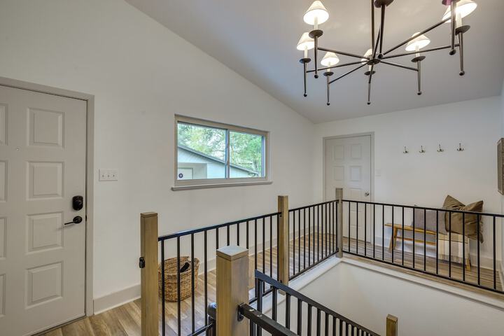 Pickleball / sport Court: Spacious Kemp Home!