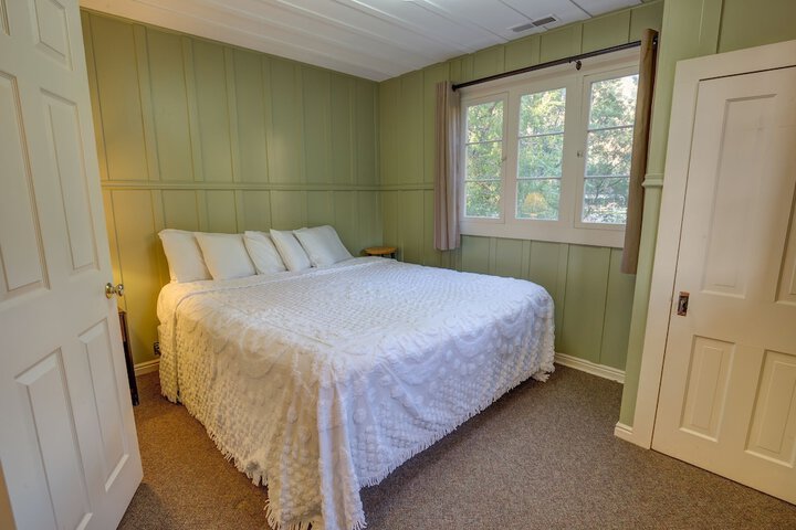 Room 155 of 187