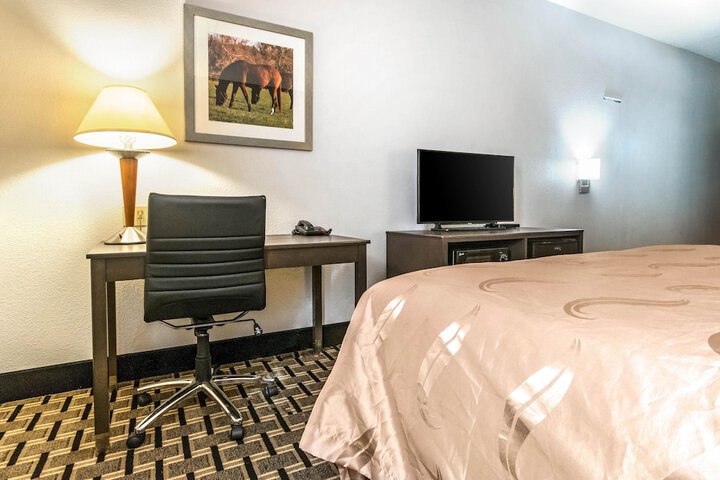 Room 12 of 32