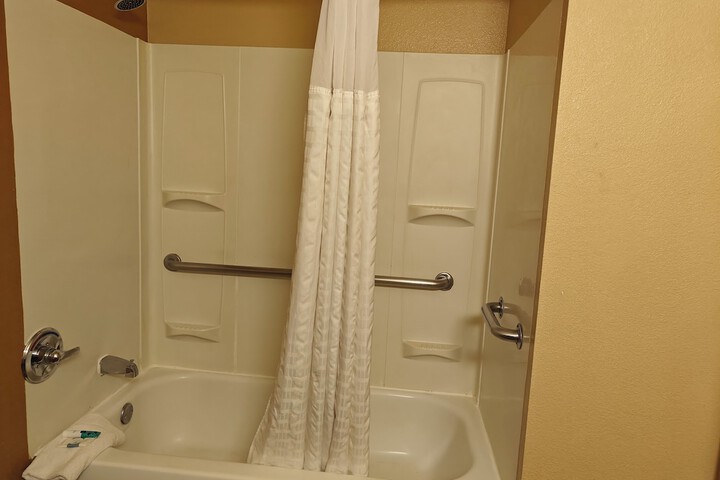 Room 10 of 20