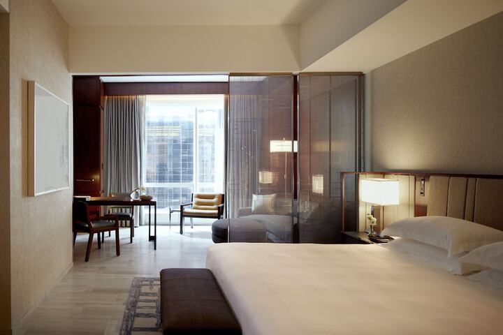 Room 80 of 103