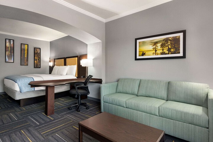 La Quinta Inn & Suites by Wyndham Dublin