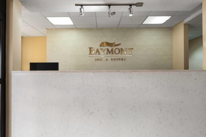 Baymont by Wyndham Savannah / Garden City