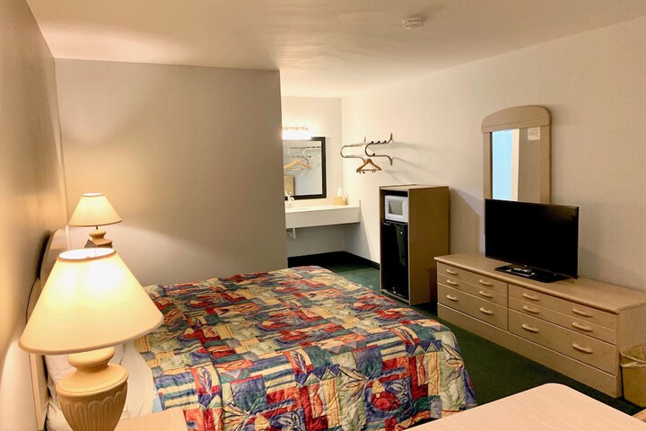 Room 22 of 33