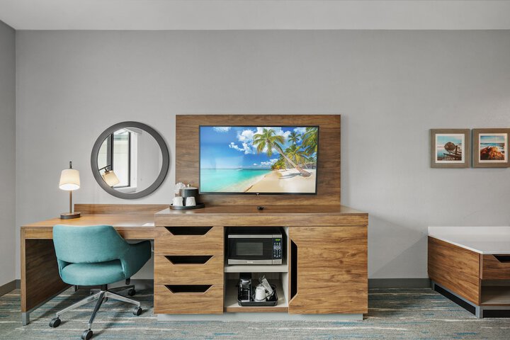 Room 28 of 53