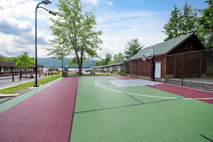 Scottys Lakeside Resort