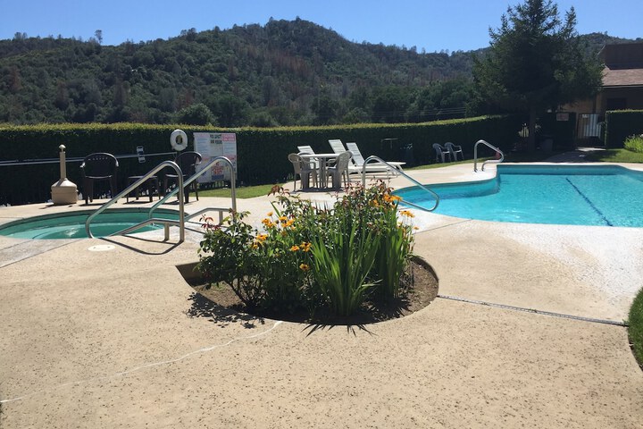 Pool 11 of 66