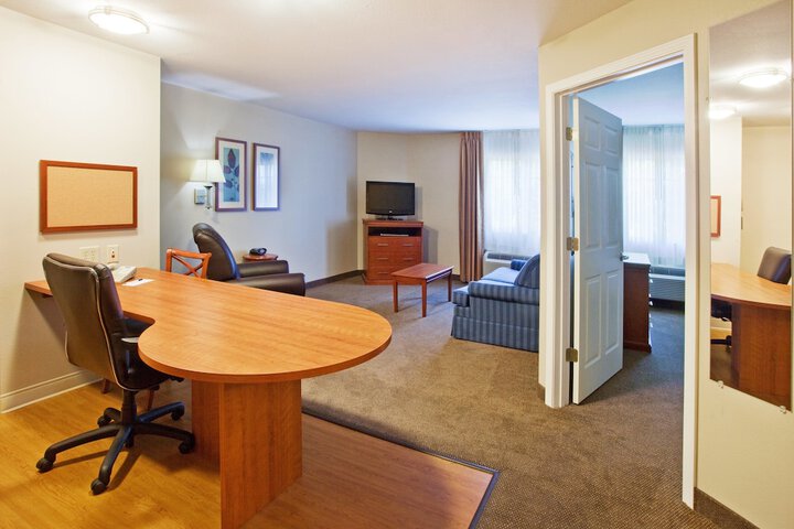 Room 27 of 46