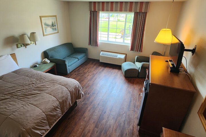 Room 5 of 16