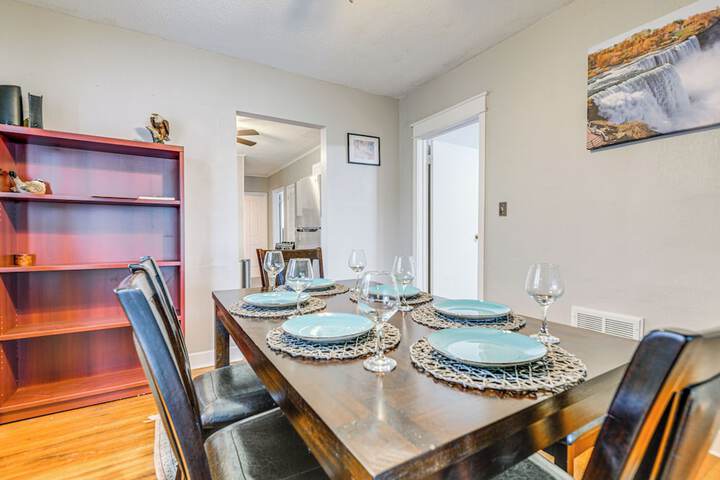 6 Mi to Dtwn Attractions: Buffalo Apartment!