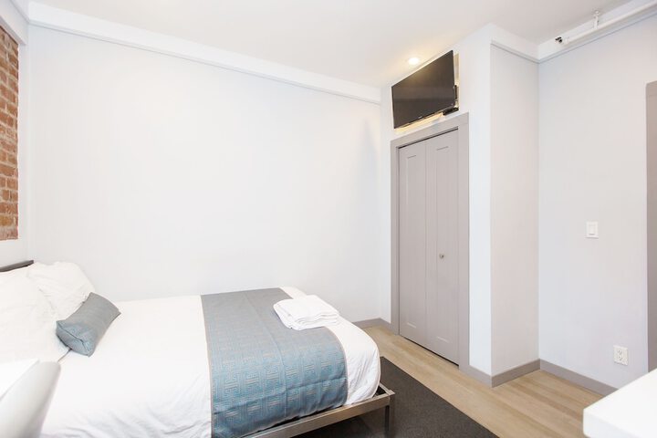 Room 34 of 37