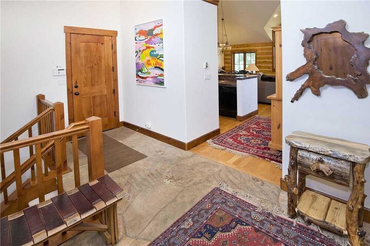 Room 16 of 38