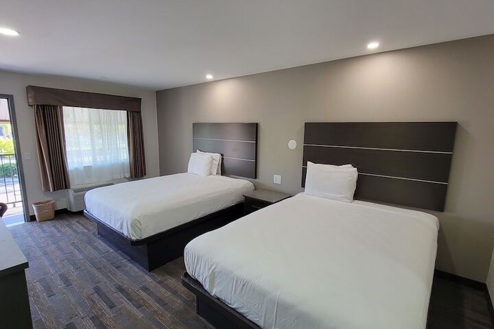 Room 5 of 18