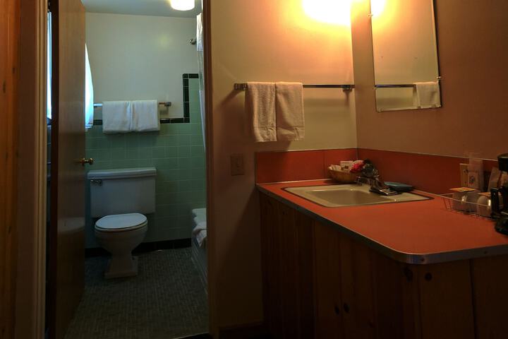 Room 12 of 38