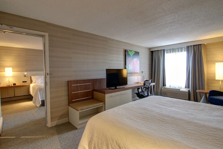 Room 37 of 60