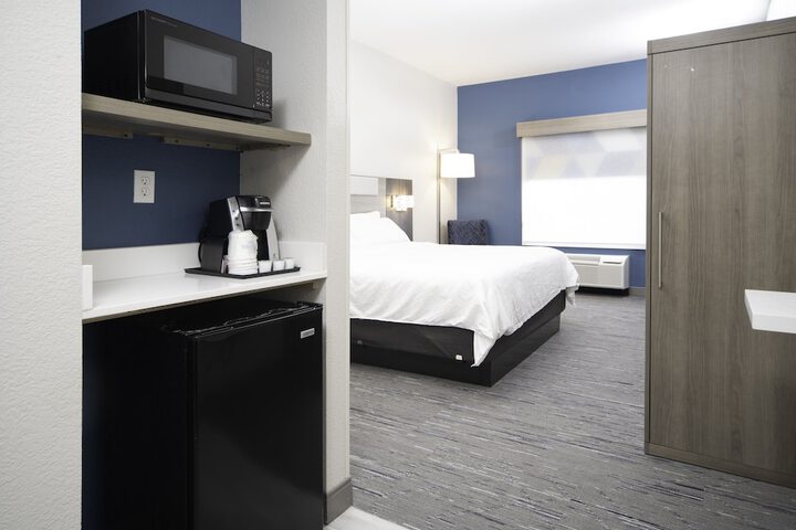 Room 52 of 79