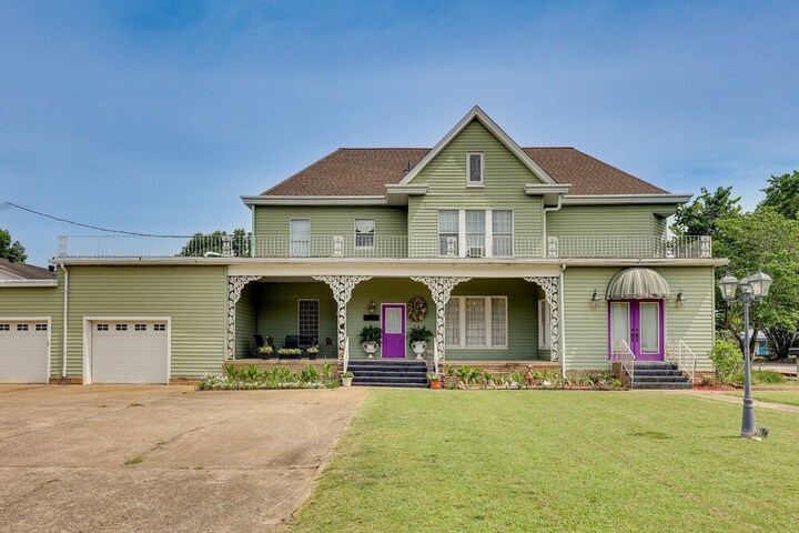 Paris Vacation Rental 15 Mi to Mount Magazine!