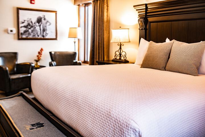 Elk Country Inn