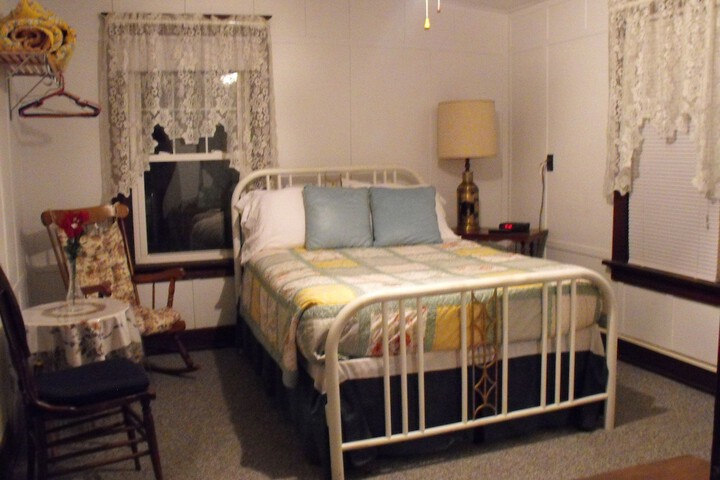 Room 17 of 36