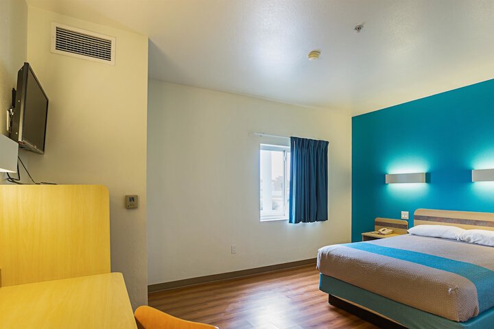 Room 19 of 30