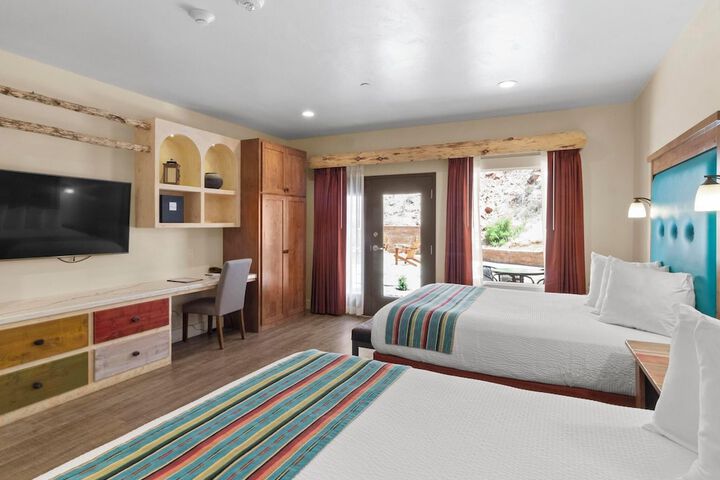 Bluff Dwellings Resort