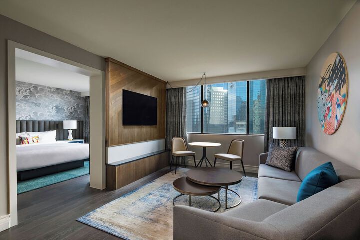 Room 32 of 70