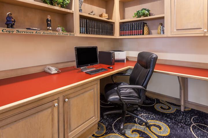 Business Center 25 of 26