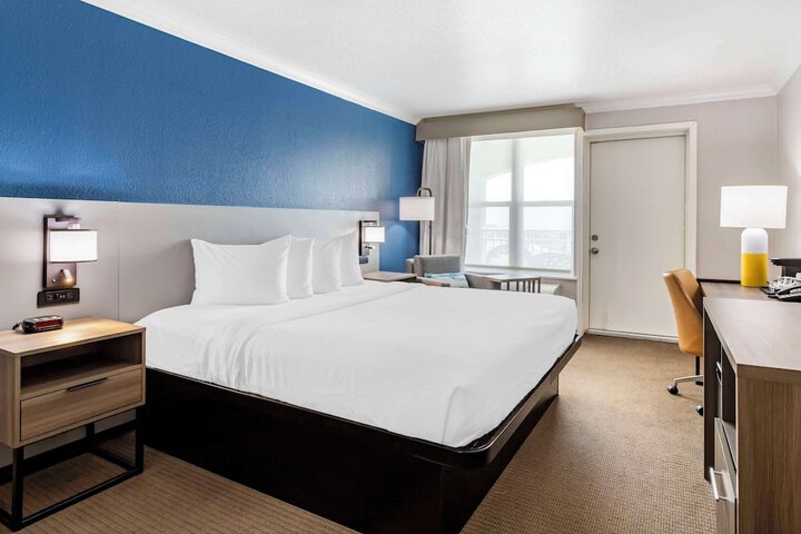 Room 22 of 39