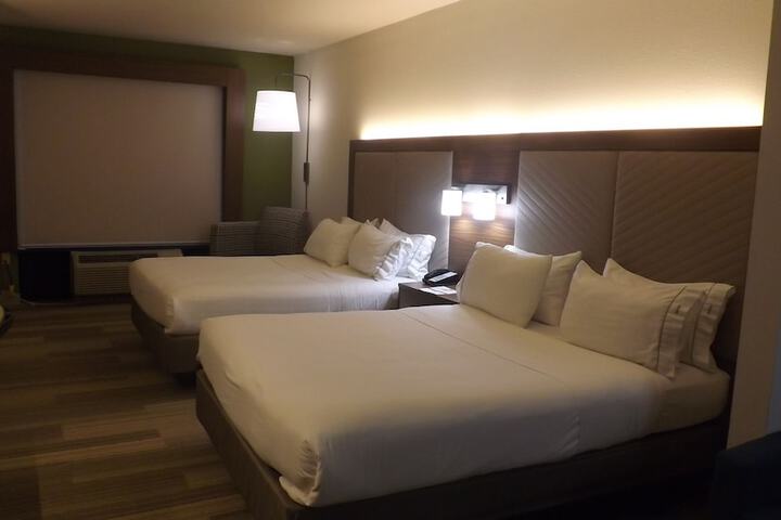 Room 16 of 47