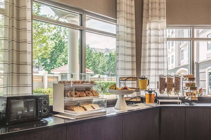 Breakfast/Coffee Service 37 of 39