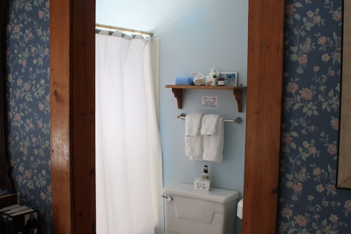 Room 42 of 89
