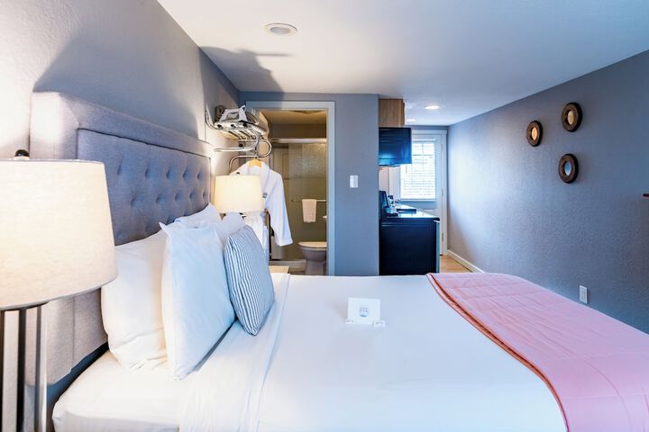 Inn at Haystack Rock
