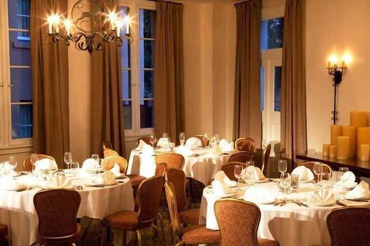 Ballroom/Hall 43 of 47