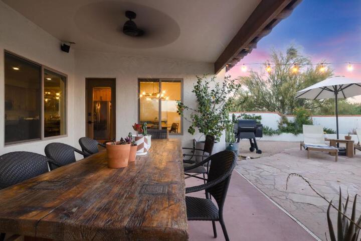 Grand Desert Getaway with Pool and Peloton with Sonos and Office
