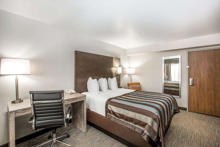 Room 42 of 60