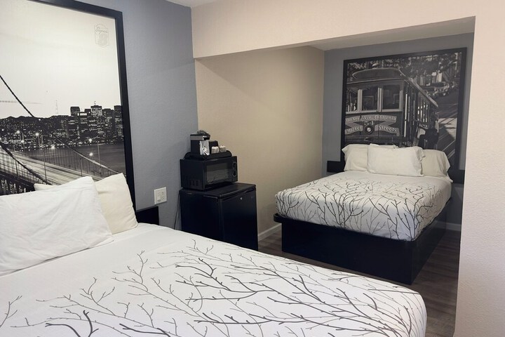 Room 14 of 16