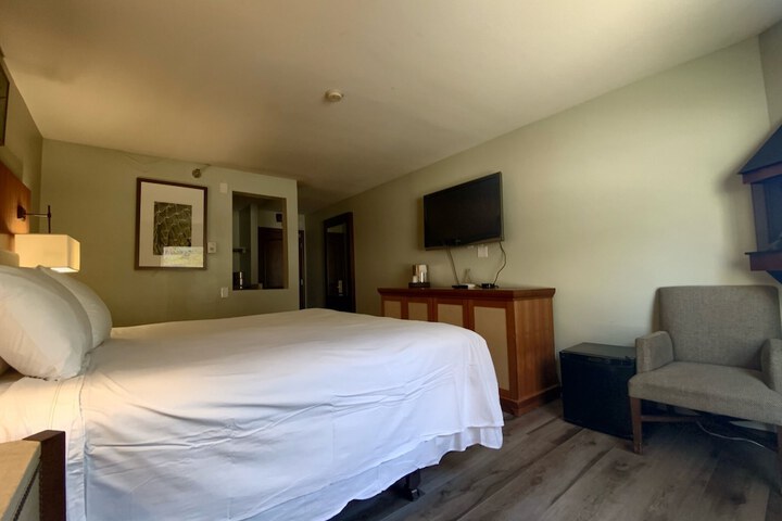 Room 42 of 91