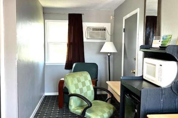 Room 31 of 33