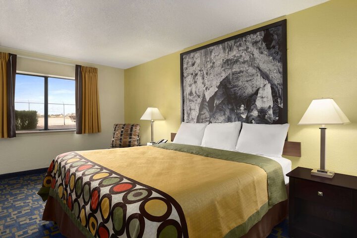 Room 5 of 10
