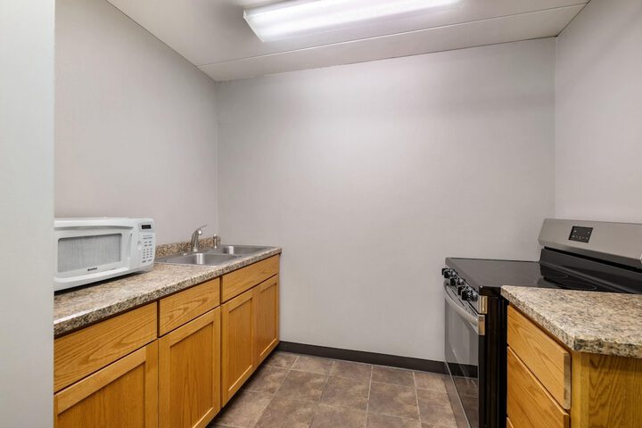 AmericInn by Wyndham Valley City - Conference Center