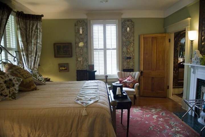 Room 19 of 48