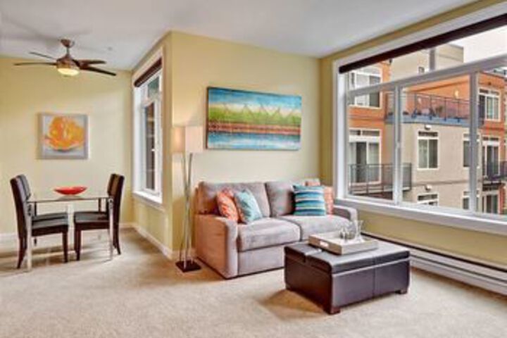 Belltown Court Seattle Urban Retreat
