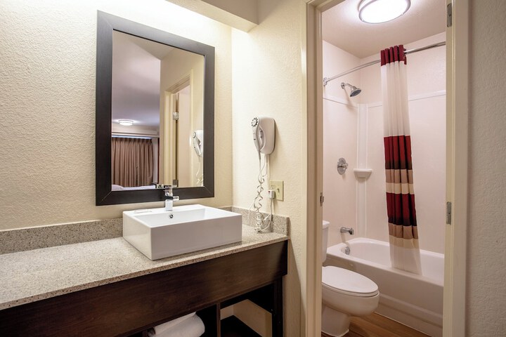 Red Roof Inn PLUS+ Pittsburgh East - Monroeville