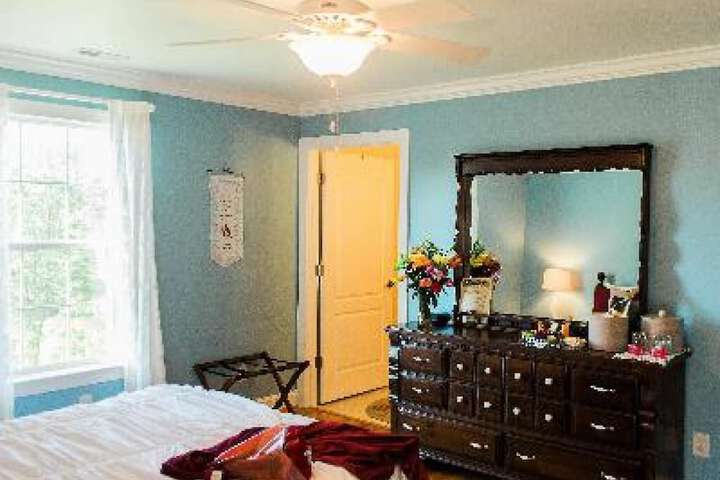 Room 33 of 49