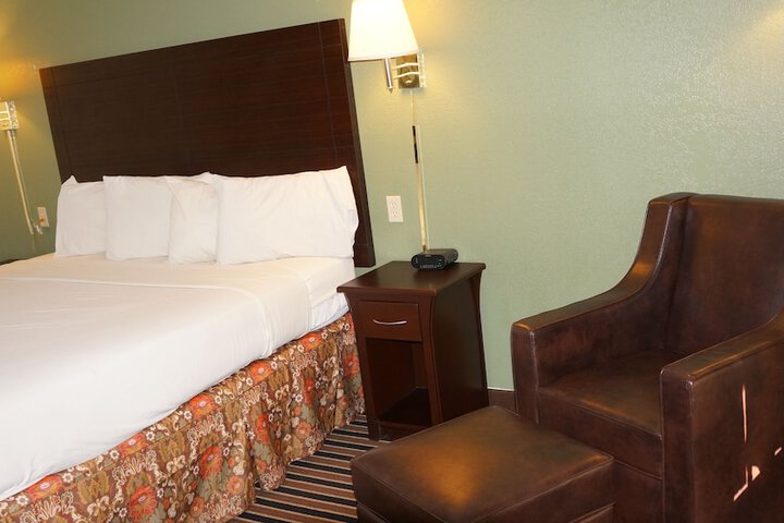 Room 26 of 34